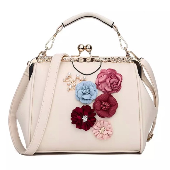 Flower Applique Kiss Lock PU Leather Bag (Beige) - Picture 4 of 5